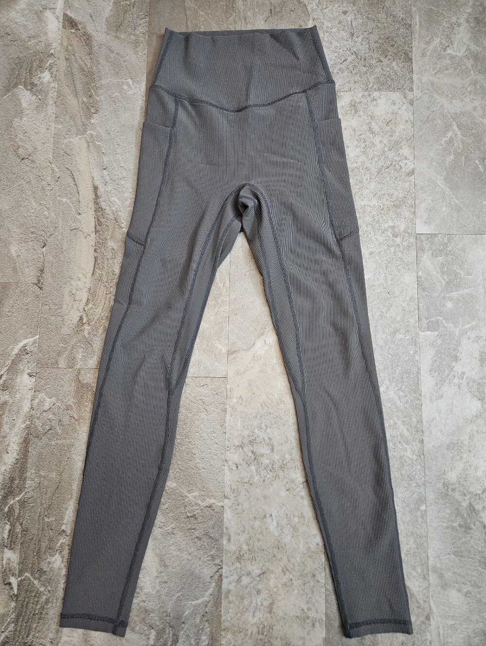 Peach Perfect Wear Liquid Air Pocket Leggings. EUC.